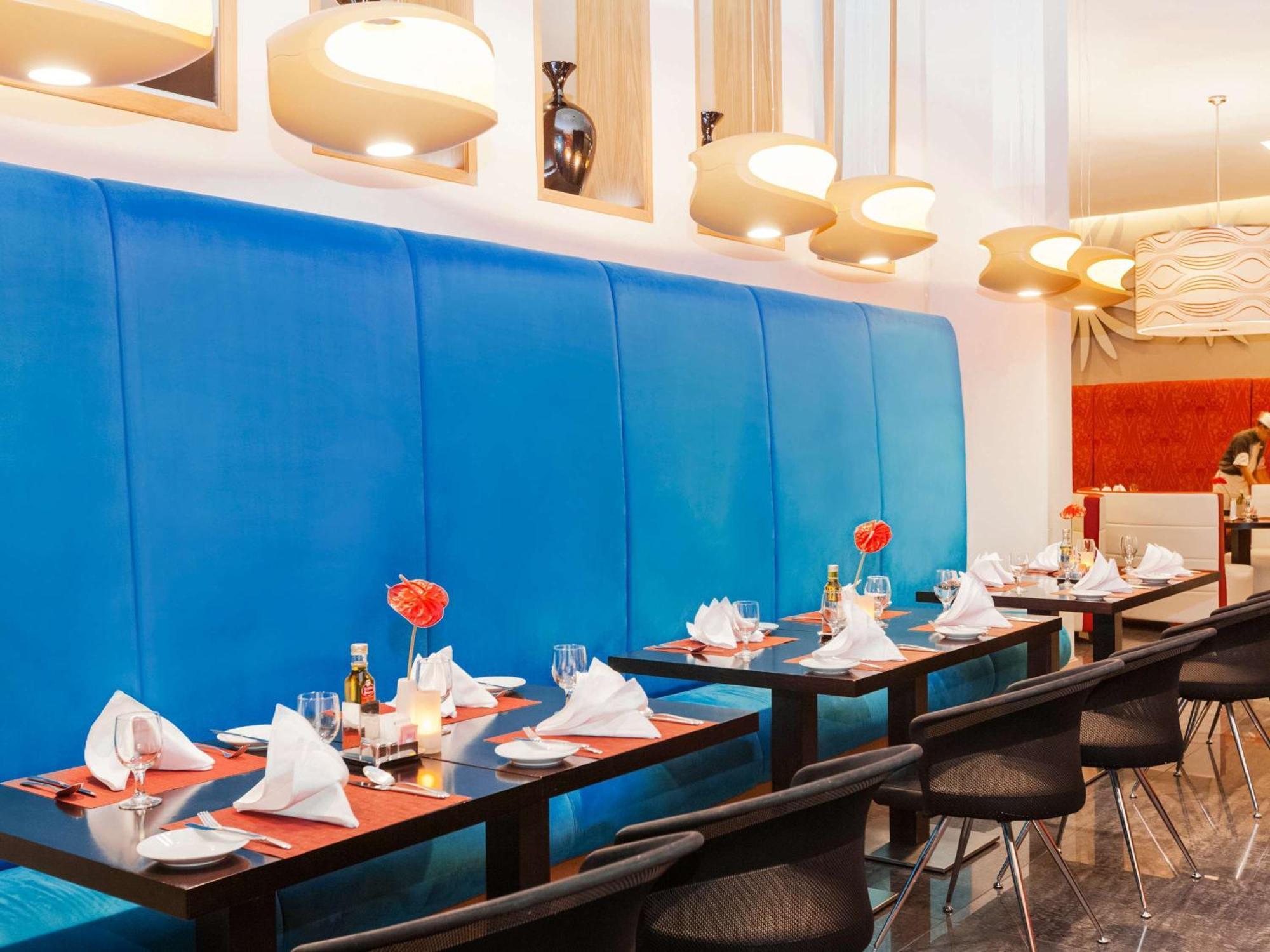 Ibis Mall Avenue Dubai Bagian luar foto