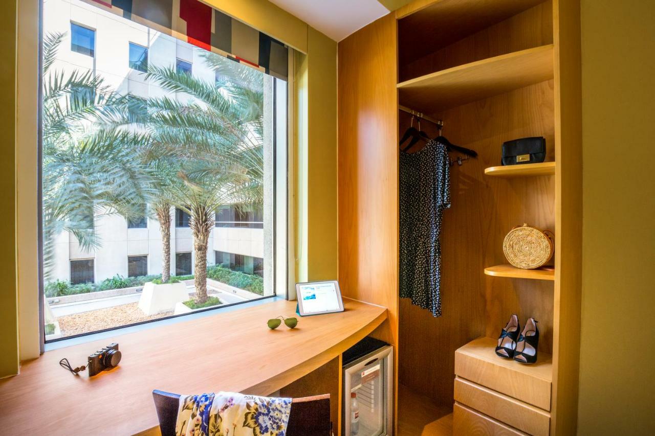 Ibis Mall Avenue Dubai Bagian luar foto